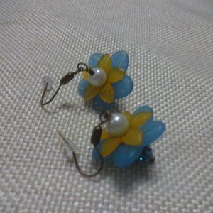 Whimsical "BLUE & ORANGE LUCITE FLOWER with PEARLS" Handmade Dangle Earrings 97B